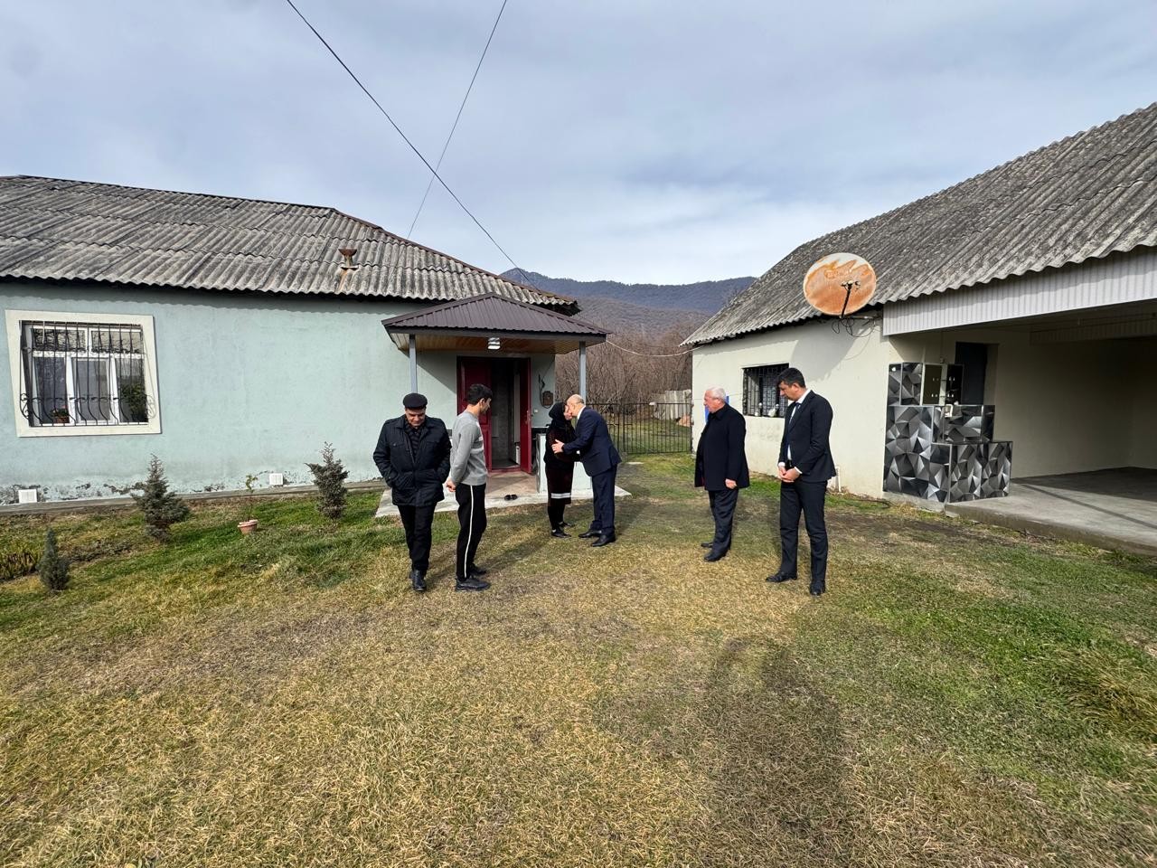 Asif Əsgərov şəhid ailəsini ziyarət edib, vətəndaş qəbulu keçirib - FOTOLAR